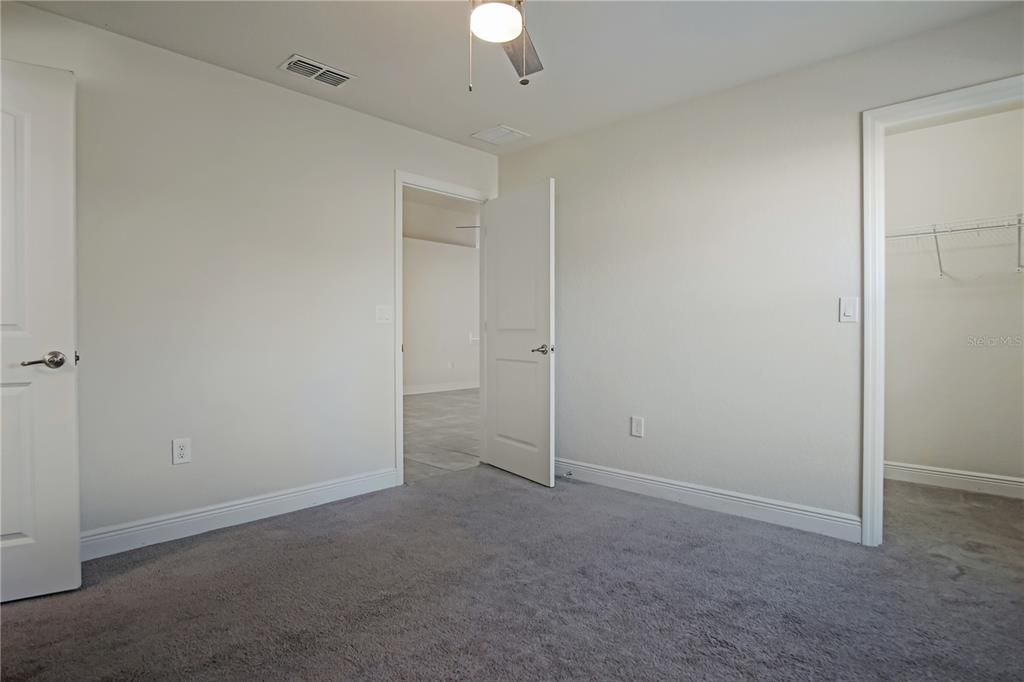 合同活跃: $2,150 (4 贝兹, 3 浴室, 2219 平方英尺)