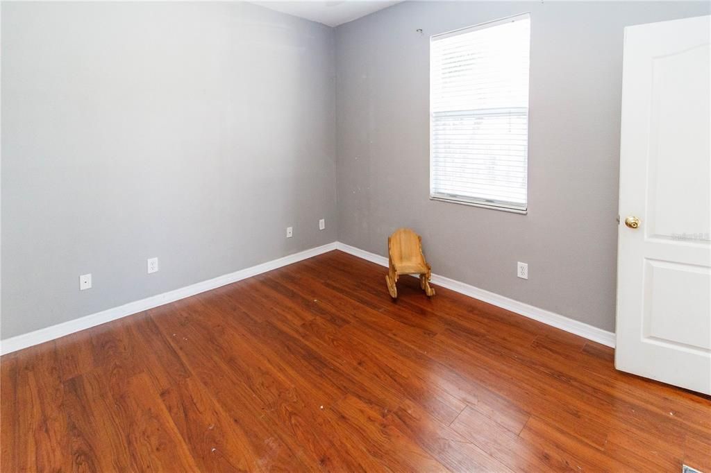 待售: $369,000 (4 贝兹, 2 浴室, 1825 平方英尺)