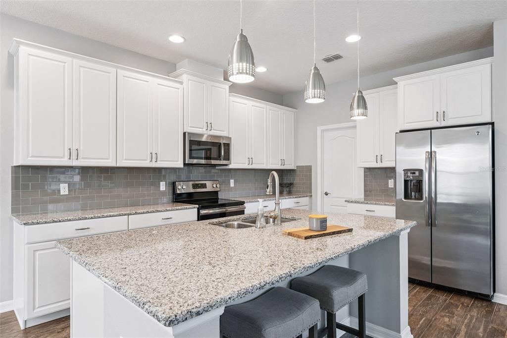 For Sale: $525,000 (3 beds, 2 baths, 2224 Square Feet)