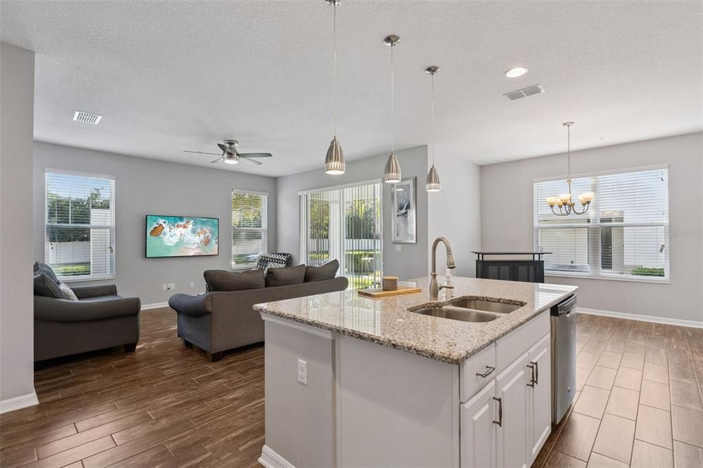 For Sale: $525,000 (3 beds, 2 baths, 2224 Square Feet)