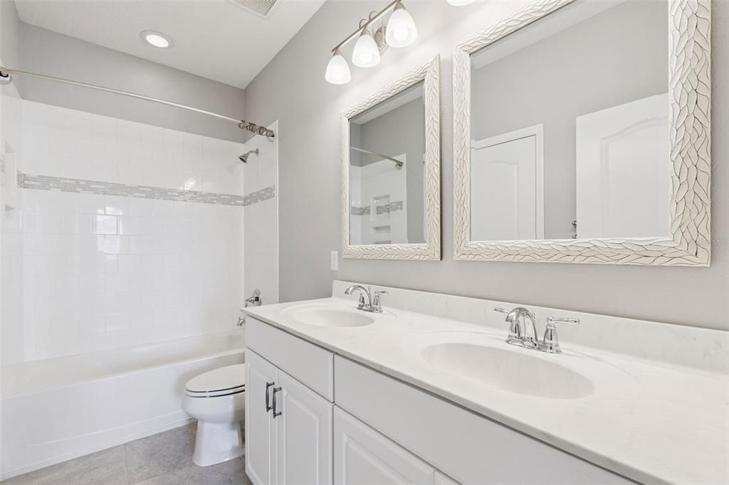 For Sale: $525,000 (3 beds, 2 baths, 2224 Square Feet)