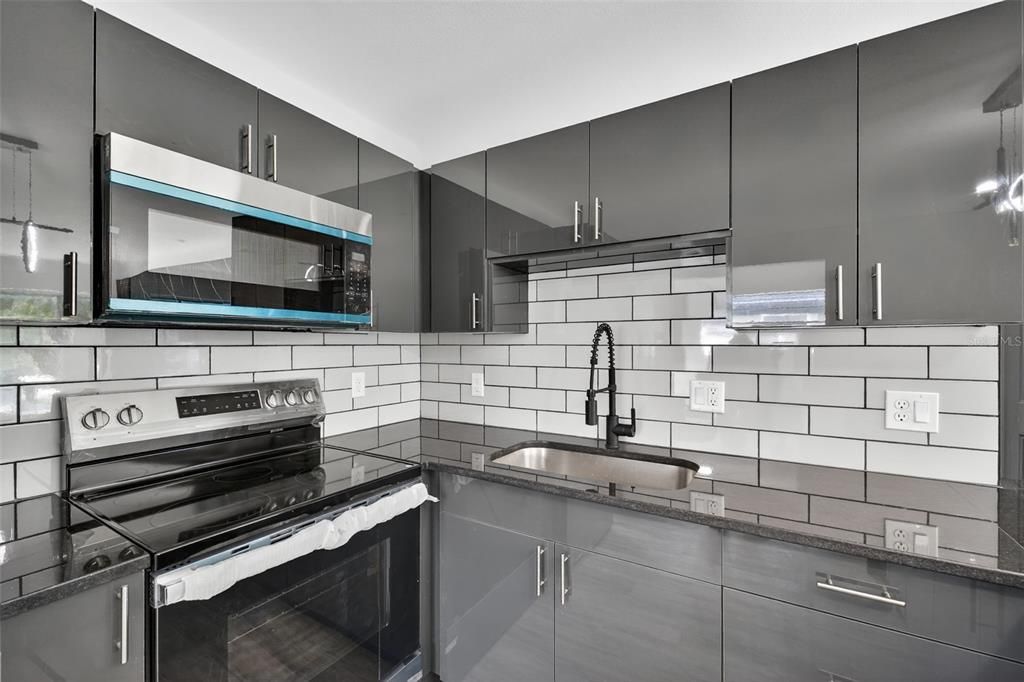 For Rent: $3,400 (4 beds, 3 baths, 1452 Square Feet)