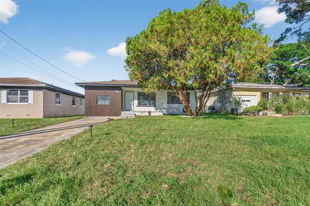 For Rent: $3,400 (4 beds, 3 baths, 1452 Square Feet)