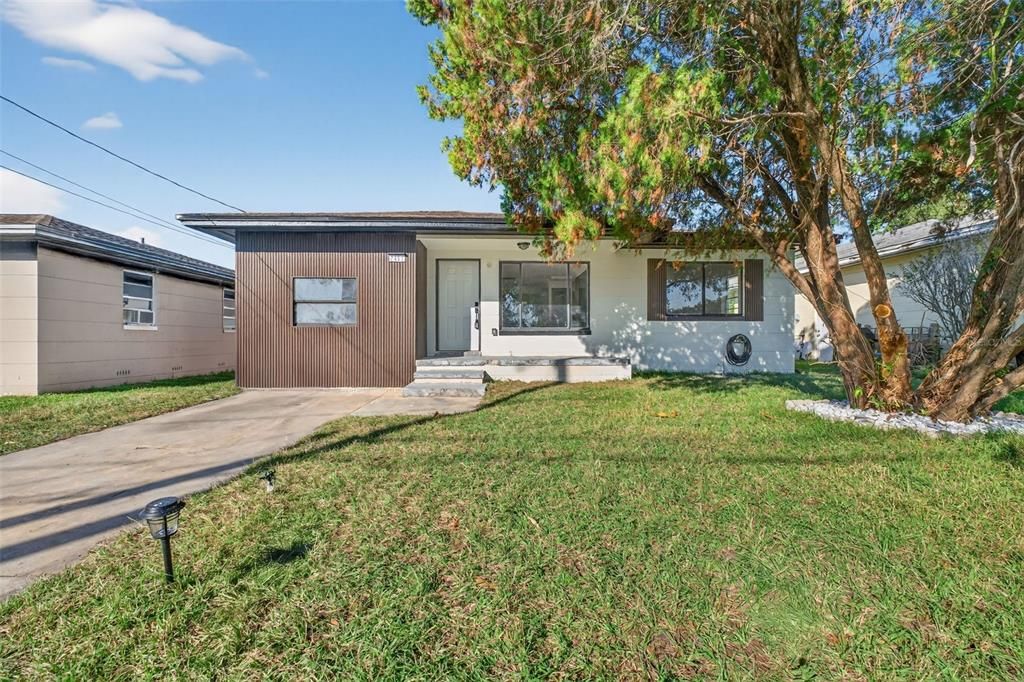 For Rent: $3,400 (4 beds, 3 baths, 1452 Square Feet)