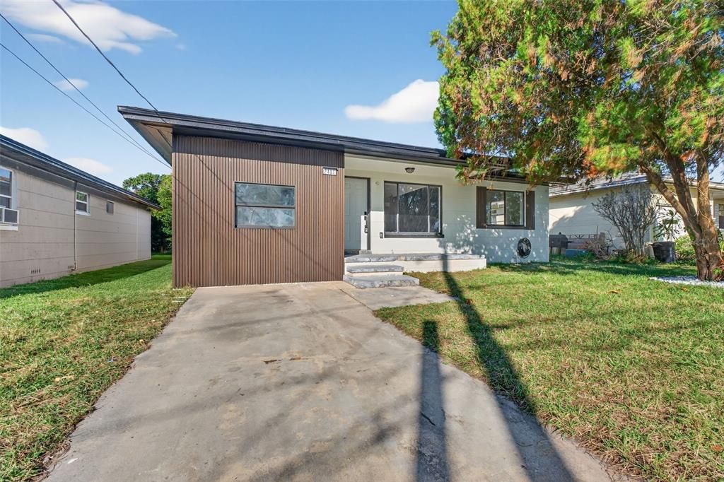 For Rent: $3,400 (4 beds, 3 baths, 1452 Square Feet)