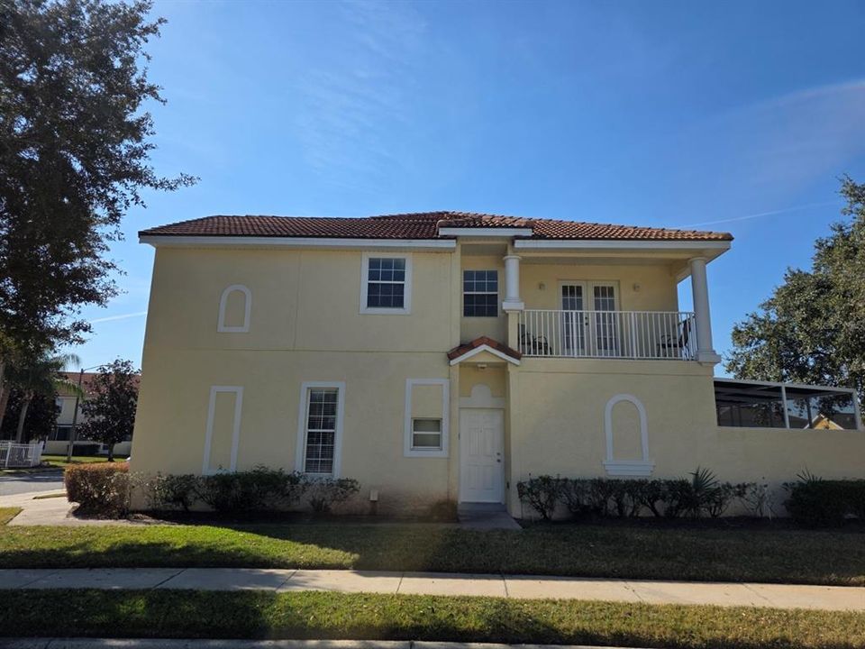 For Rent: $2,100 (4 beds, 3 baths, 1642 Square Feet)