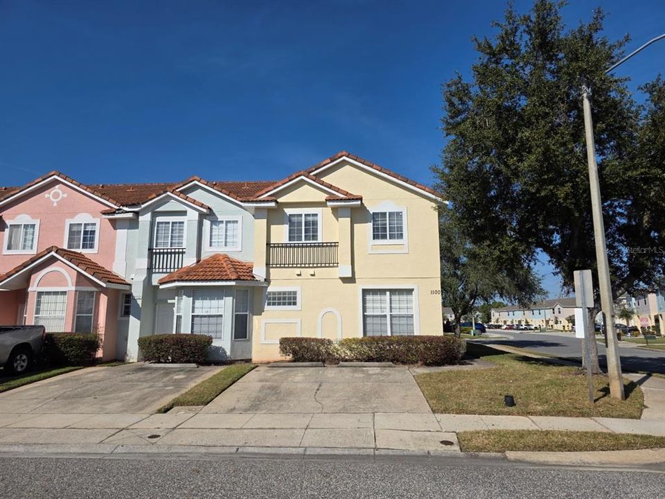 For Rent: $2,100 (4 beds, 3 baths, 1642 Square Feet)