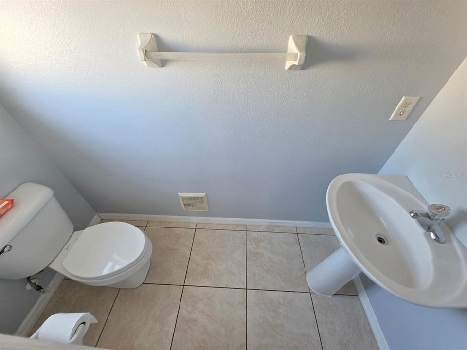 For Rent: $2,100 (4 beds, 3 baths, 1642 Square Feet)