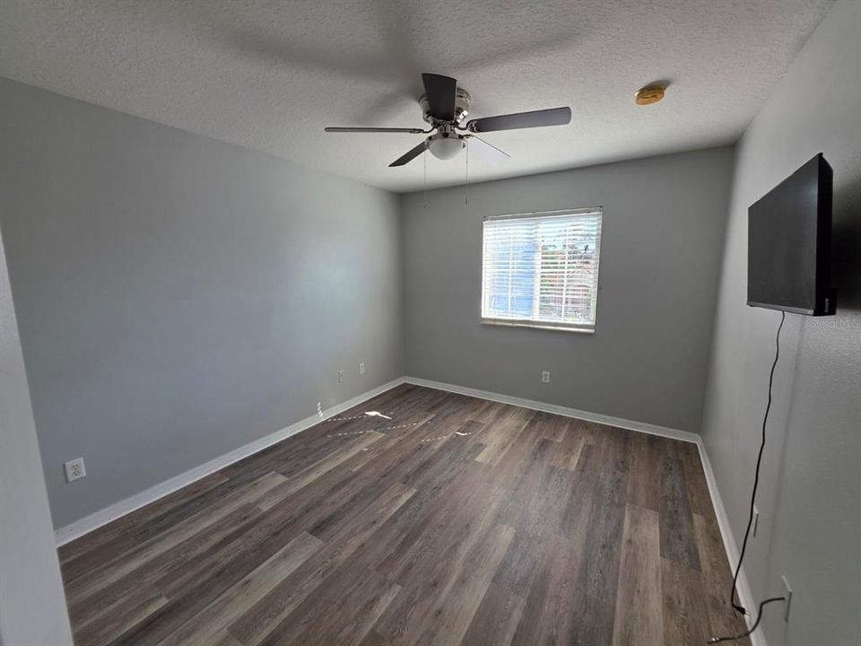 For Rent: $2,100 (4 beds, 3 baths, 1642 Square Feet)