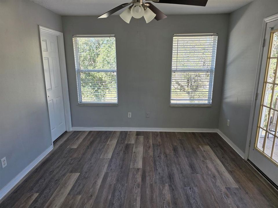 For Rent: $2,100 (4 beds, 3 baths, 1642 Square Feet)