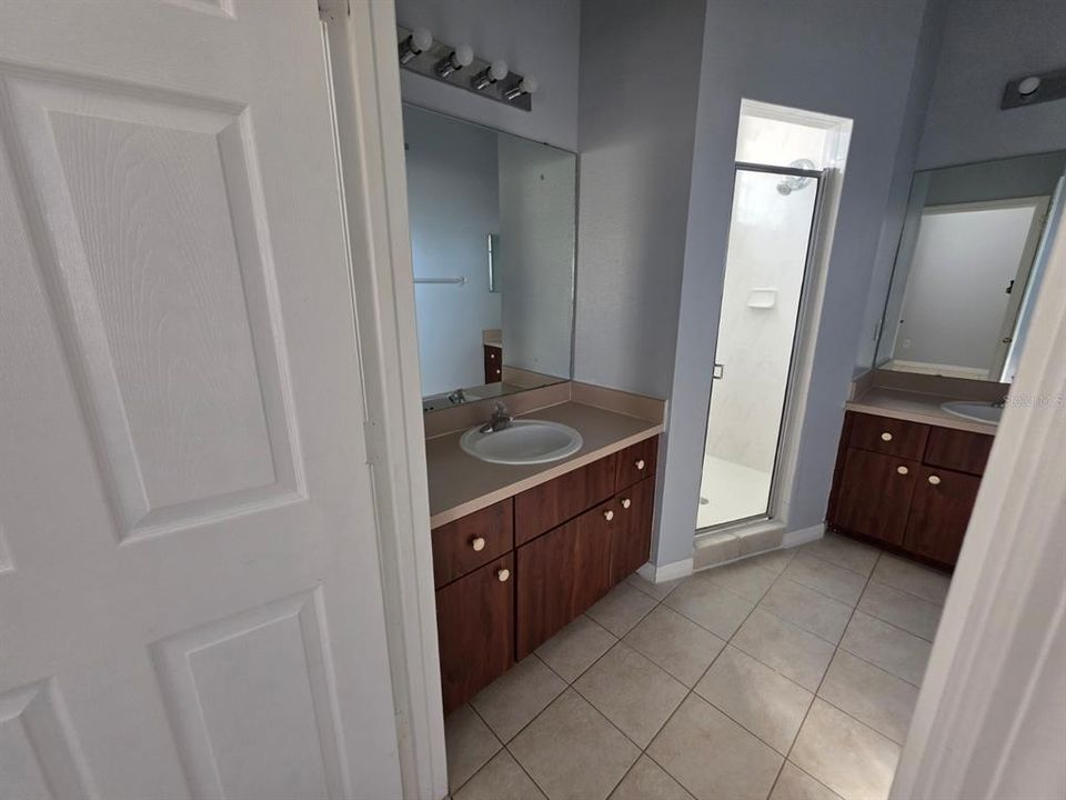 For Rent: $2,100 (4 beds, 3 baths, 1642 Square Feet)