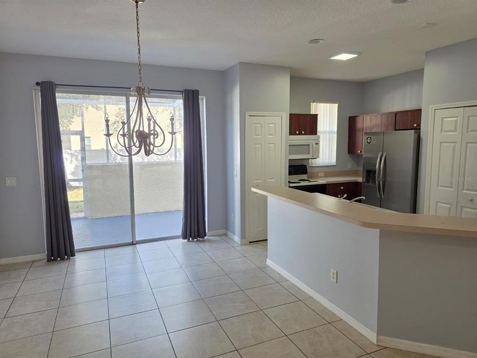 For Rent: $2,100 (4 beds, 3 baths, 1642 Square Feet)