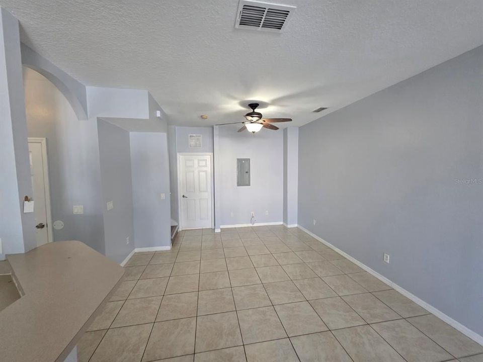 For Rent: $2,100 (4 beds, 3 baths, 1642 Square Feet)