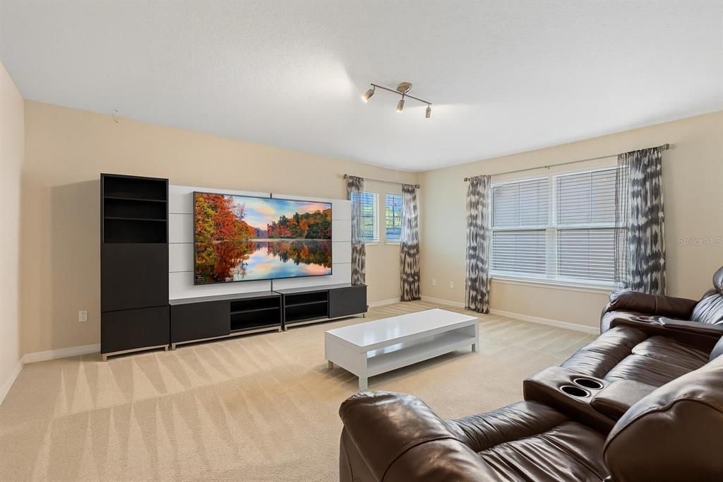 На продажу: $699,000 (4 спален, 3 ванн, 2615 Квадратных фут)