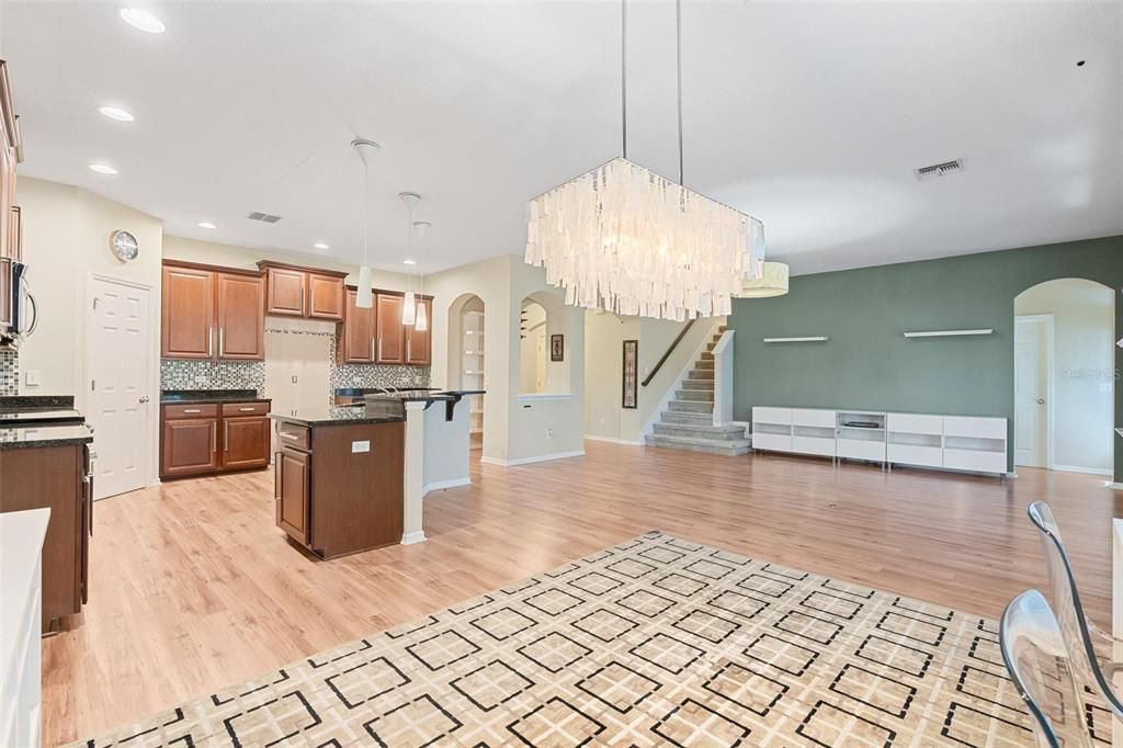 На продажу: $699,000 (4 спален, 3 ванн, 2615 Квадратных фут)