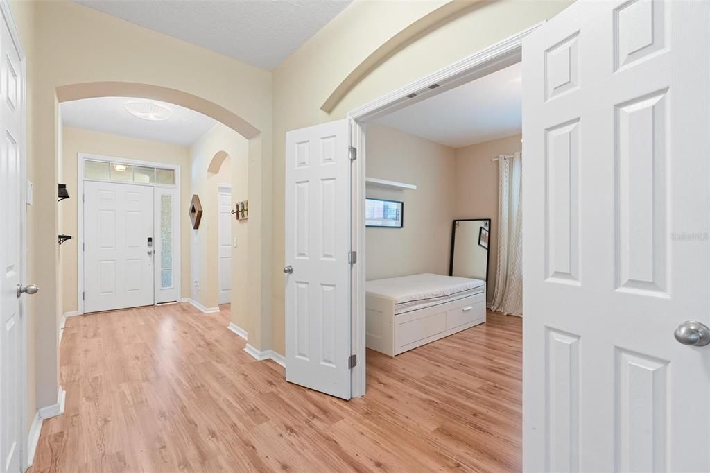 На продажу: $699,000 (4 спален, 3 ванн, 2615 Квадратных фут)