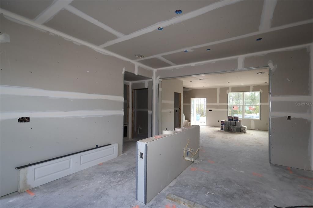 Active With Contract: $439,990 (3 beds, 2 baths, 1691 Square Feet)