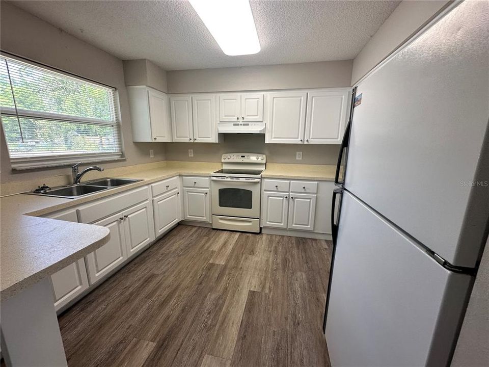 В аренду: $1,550 (3 спален, 2 ванн, 1318 Квадратных фут)