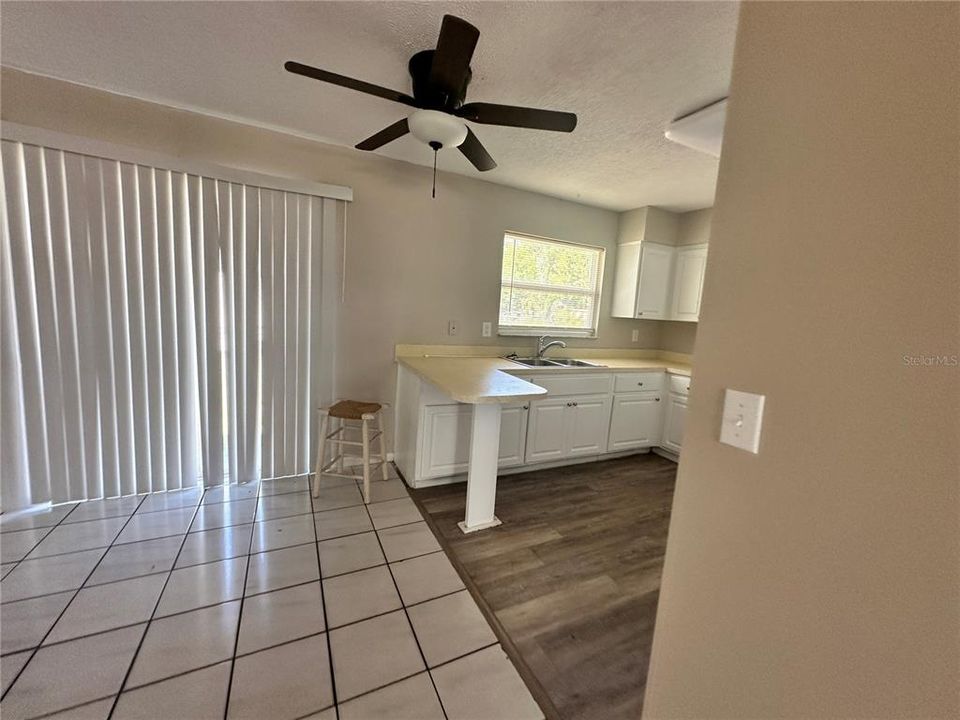 В аренду: $1,550 (3 спален, 2 ванн, 1318 Квадратных фут)