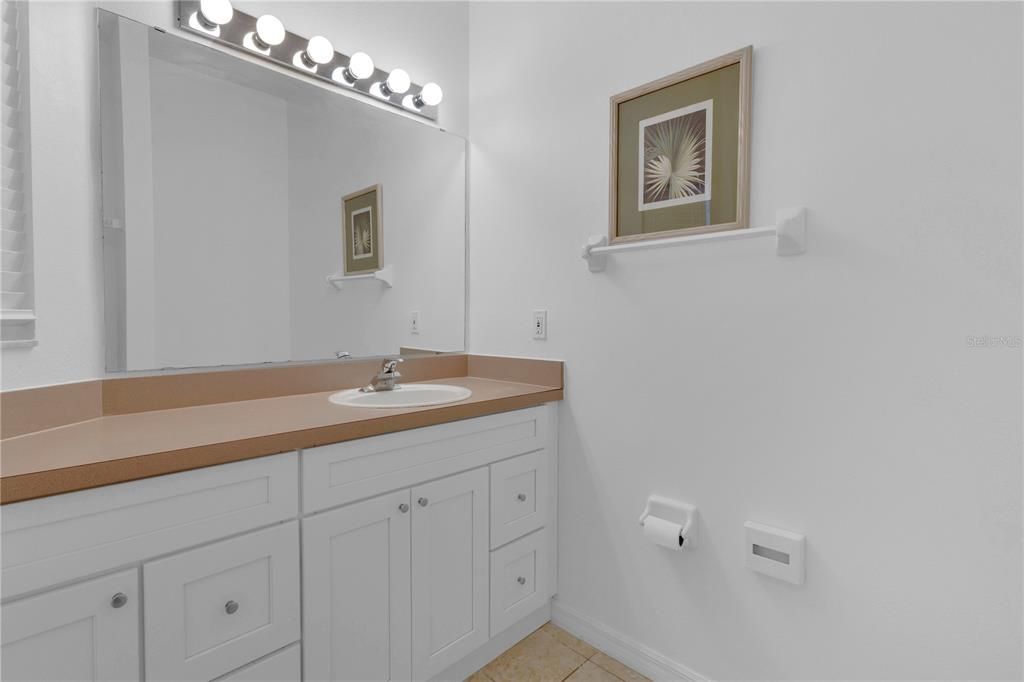 待售: $259,900 (3 贝兹, 2 浴室, 1277 平方英尺)