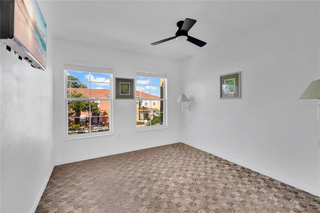 待售: $259,900 (3 贝兹, 2 浴室, 1277 平方英尺)