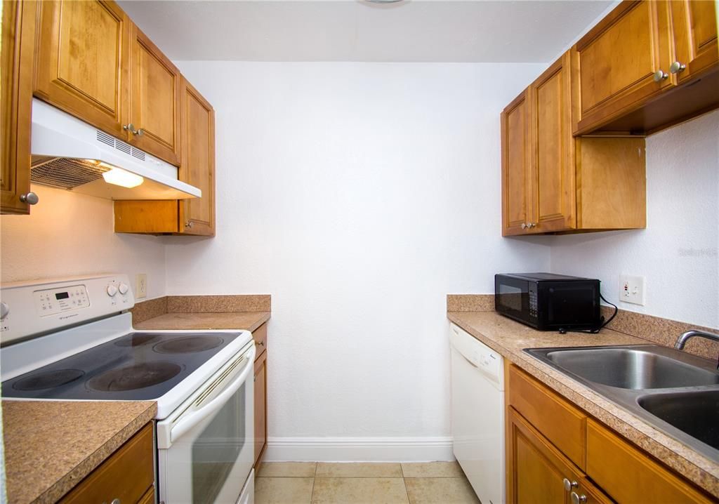 出租: $1,500 (1 贝兹, 1 浴室, 644 平方英尺)