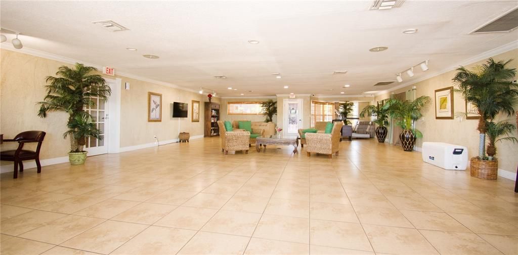 出租: $1,500 (1 贝兹, 1 浴室, 644 平方英尺)