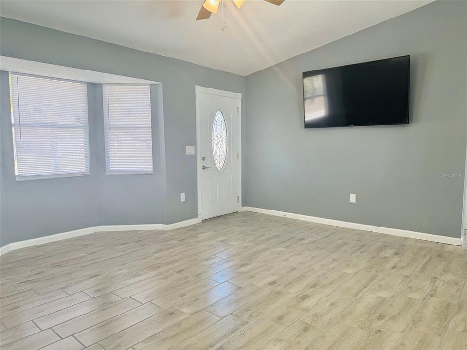 待售: $274,900 (3 贝兹, 2 浴室, 1329 平方英尺)