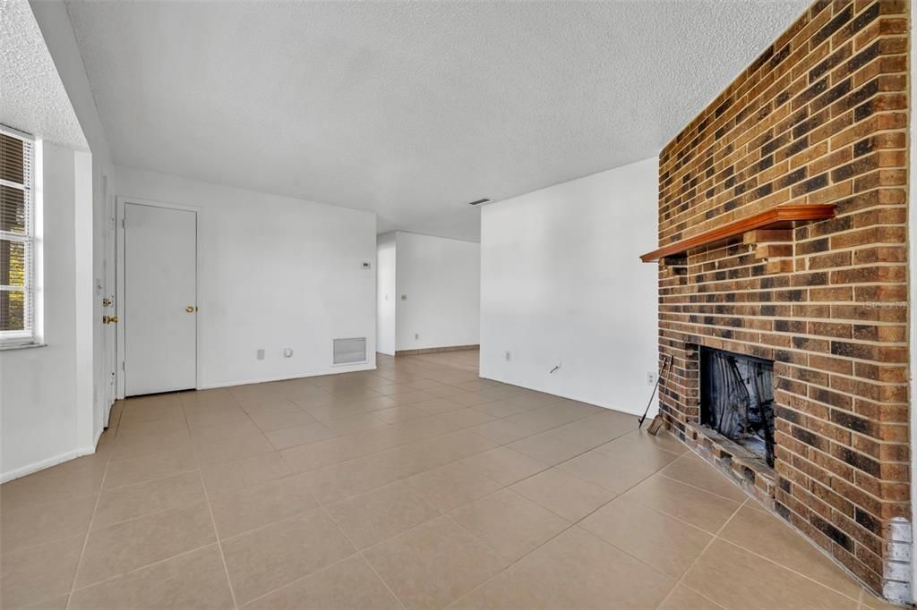 En Venta: $289,900 (3 camas, 2 baños, 1513 Pies cuadrados)