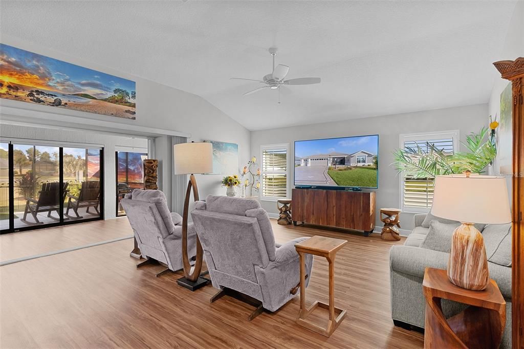 На продажу: $759,000 (3 спален, 2 ванн, 2060 Квадратных фут)