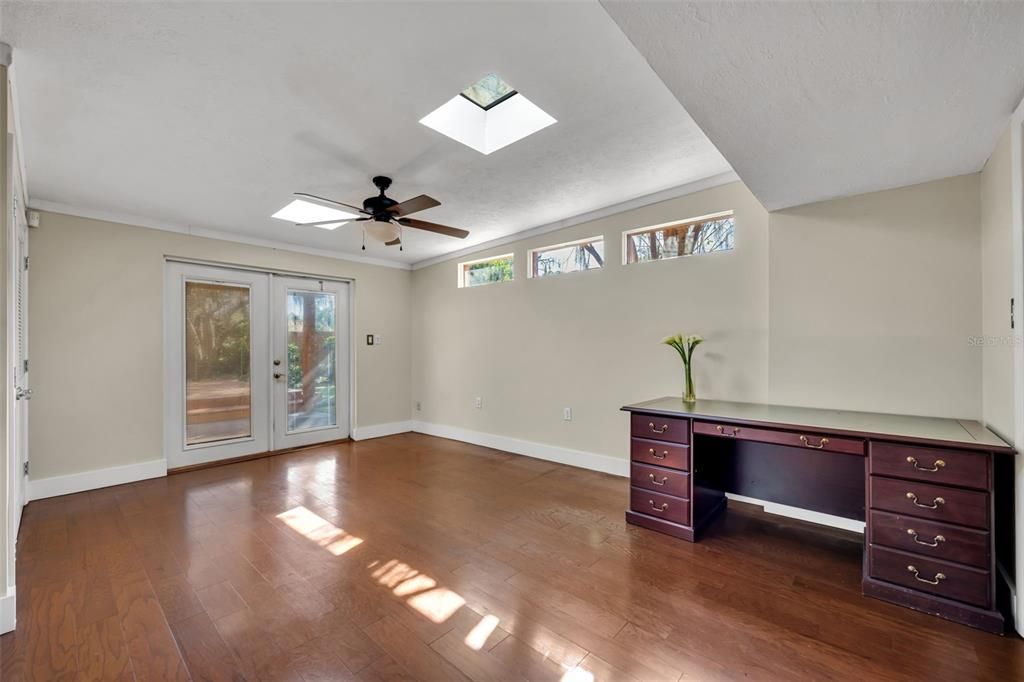 For Sale: $365,000 (3 beds, 2 baths, 2400 Square Feet)