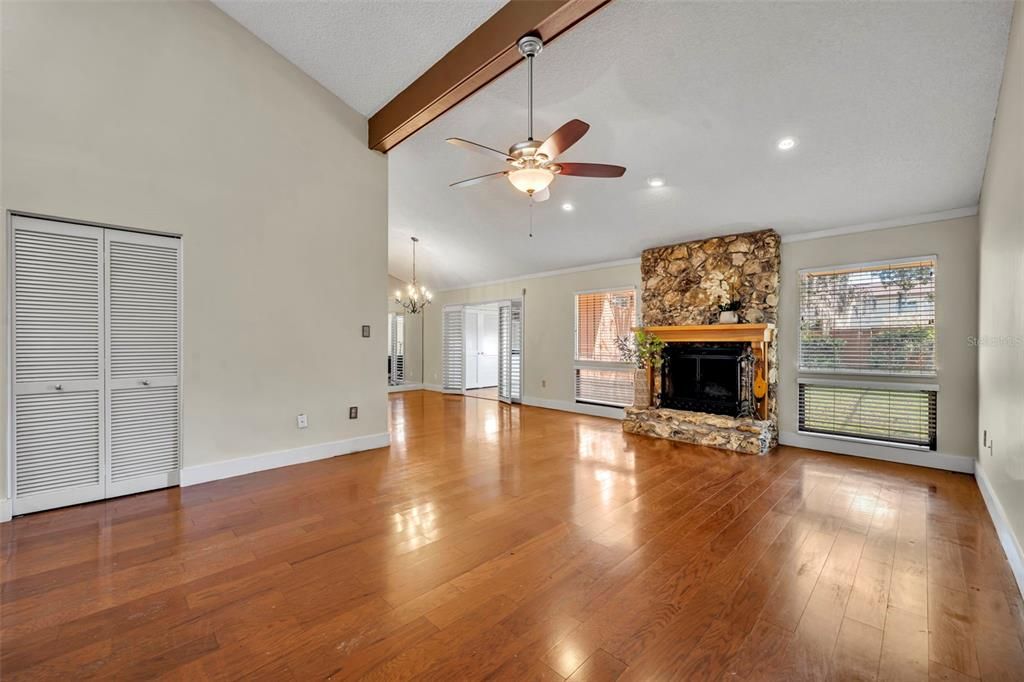 For Sale: $365,000 (3 beds, 2 baths, 2400 Square Feet)