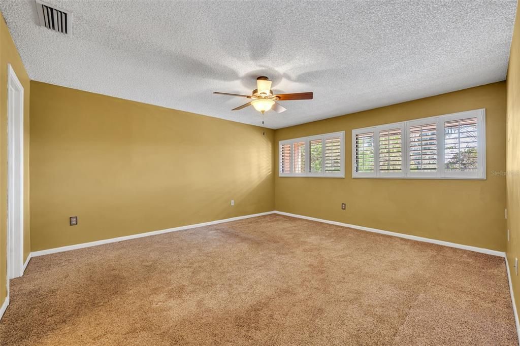 For Sale: $365,000 (3 beds, 2 baths, 2400 Square Feet)