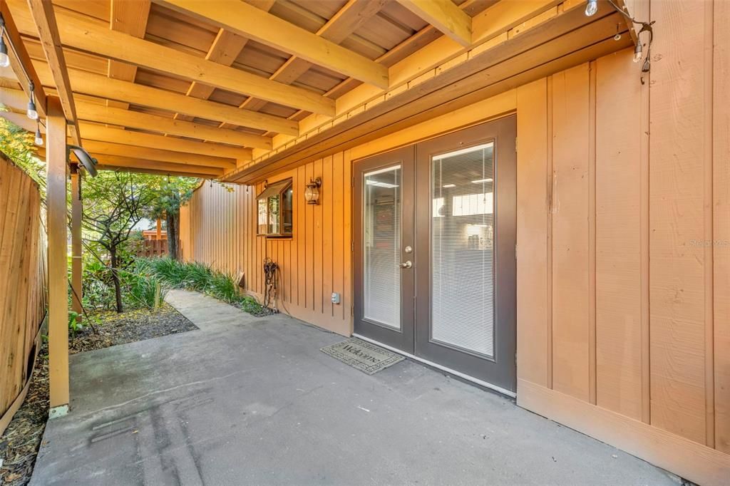 For Sale: $365,000 (3 beds, 2 baths, 2400 Square Feet)