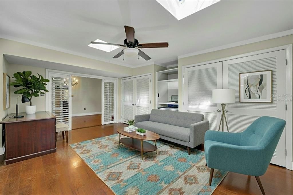 For Sale: $365,000 (3 beds, 2 baths, 2400 Square Feet)