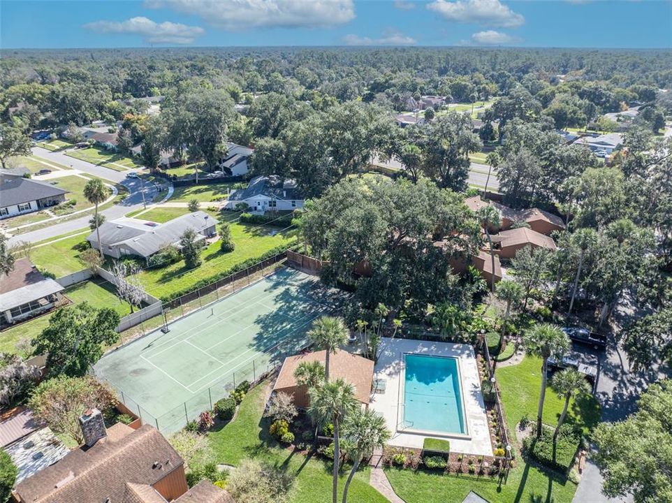 For Sale: $365,000 (3 beds, 2 baths, 2400 Square Feet)