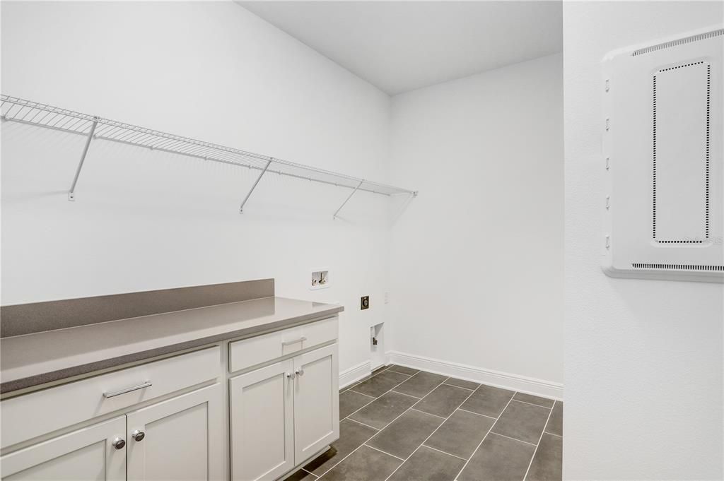 На продажу: $1,050,000 (6 спален, 4 ванн, 5452 Квадратных фут)