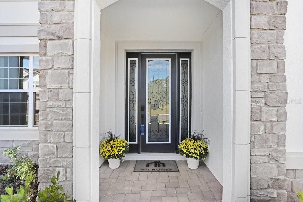 На продажу: $1,050,000 (6 спален, 4 ванн, 5452 Квадратных фут)