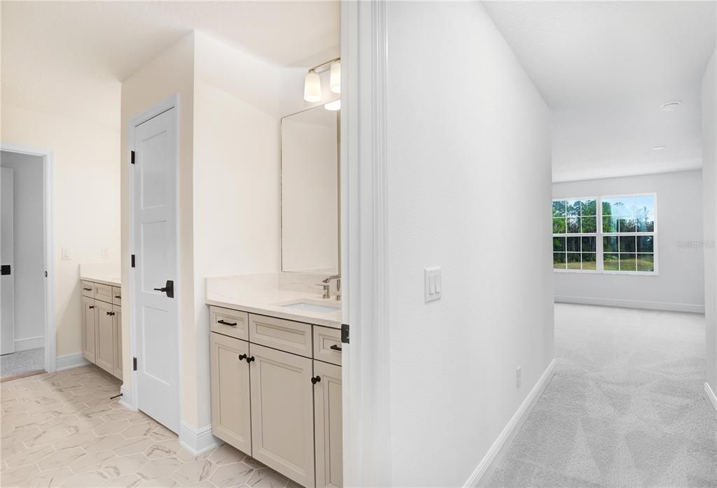 На продажу: $1,050,000 (6 спален, 4 ванн, 5452 Квадратных фут)