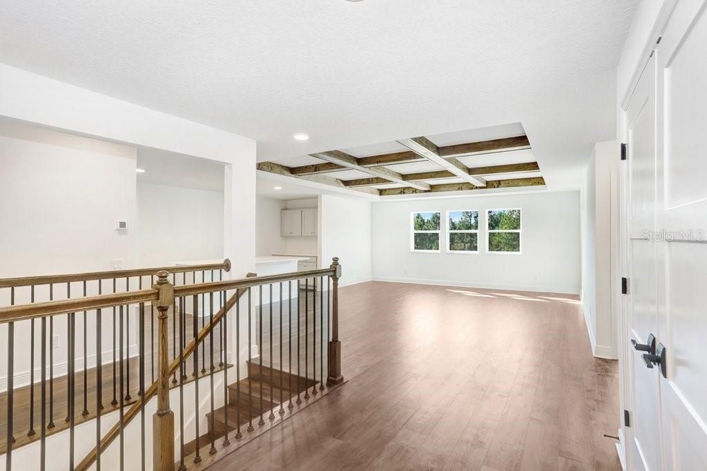 На продажу: $1,050,000 (6 спален, 4 ванн, 5452 Квадратных фут)