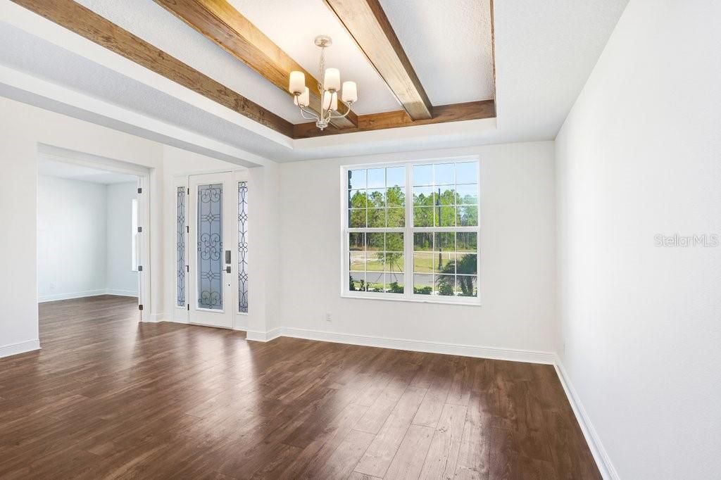 На продажу: $1,050,000 (6 спален, 4 ванн, 5452 Квадратных фут)