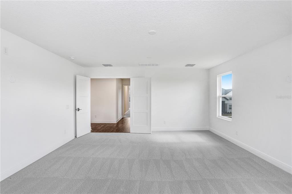 На продажу: $1,050,000 (6 спален, 4 ванн, 5452 Квадратных фут)