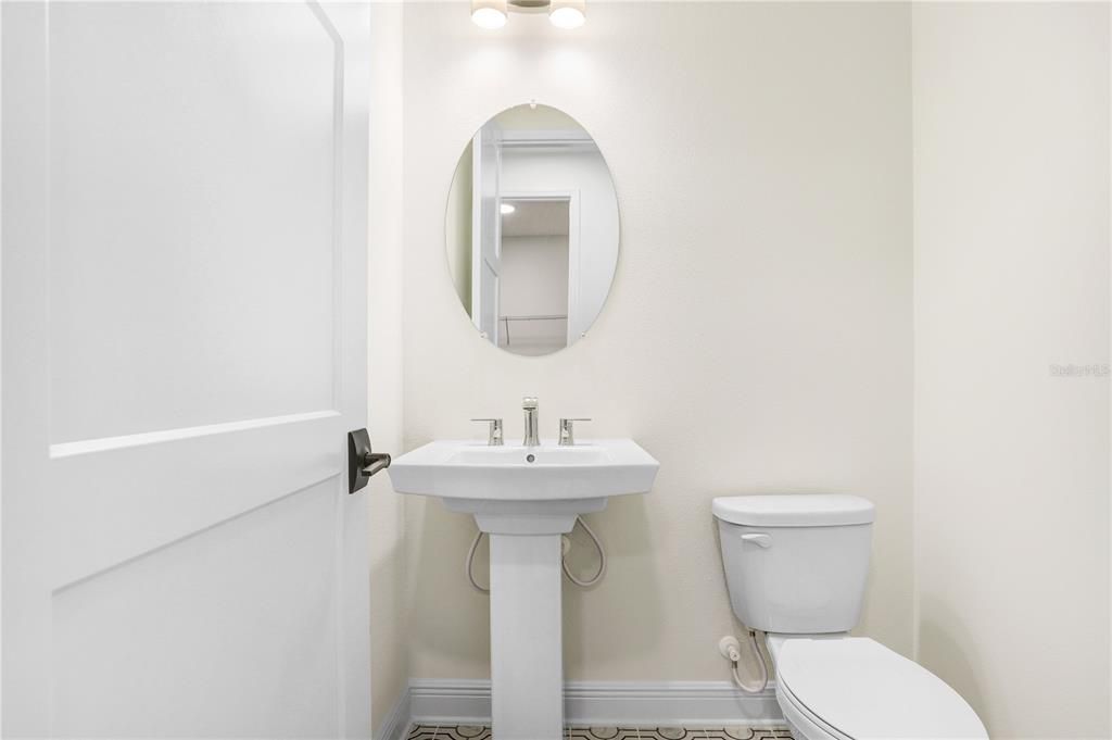 На продажу: $1,050,000 (6 спален, 4 ванн, 5452 Квадратных фут)