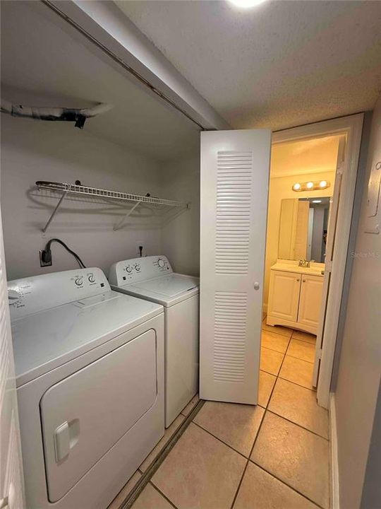 For Sale: $119,900 (2 beds, 1 baths, 899 Square Feet)