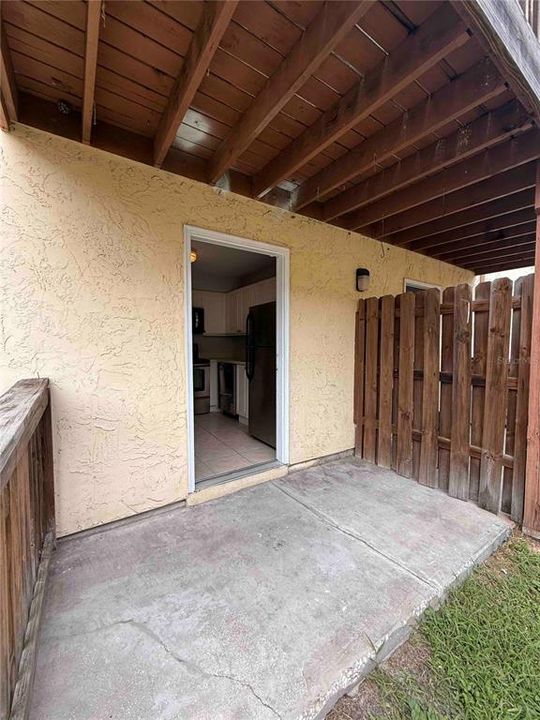 For Sale: $119,900 (2 beds, 1 baths, 899 Square Feet)