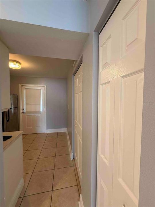 For Sale: $119,900 (2 beds, 1 baths, 899 Square Feet)