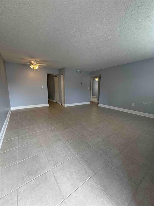 For Sale: $119,900 (2 beds, 1 baths, 899 Square Feet)