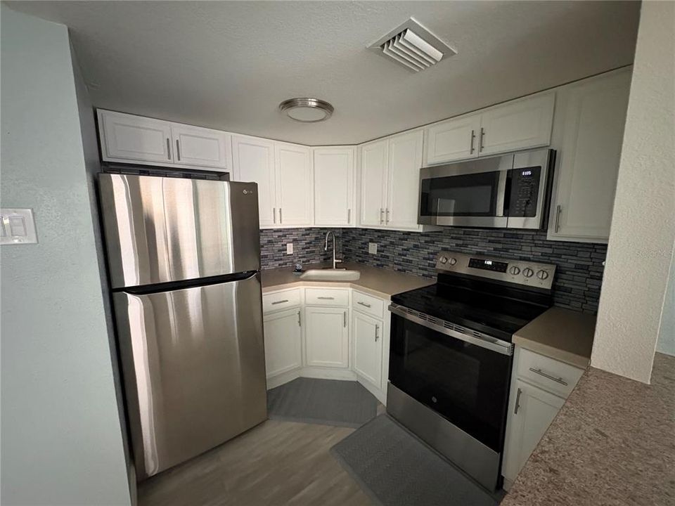 For Rent: $1,500 (1 beds, 1 baths, 710 Square Feet)