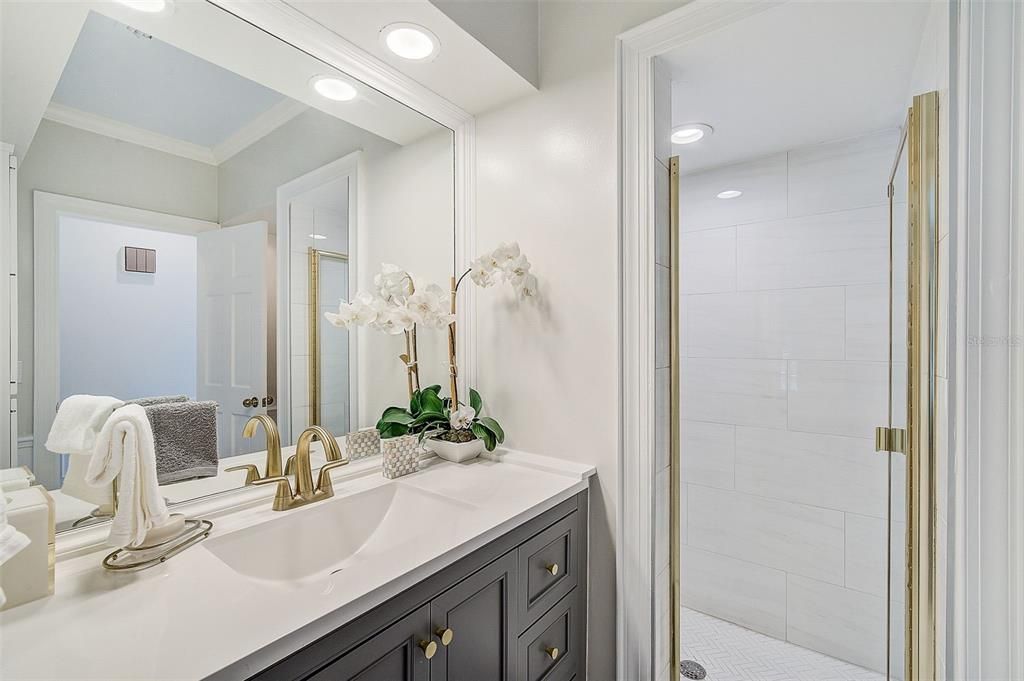 For Sale: $1,975,000 (4 beds, 4 baths, 4001 Square Feet)