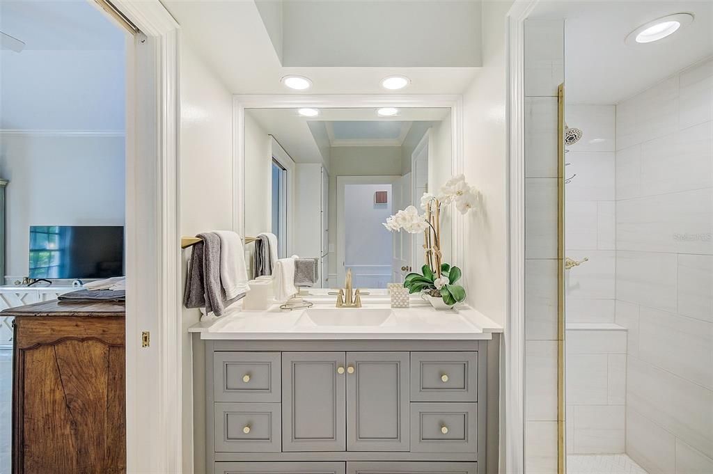 For Sale: $1,975,000 (4 beds, 4 baths, 4001 Square Feet)